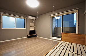 洋室（家具・家電付住戸、302号室）
